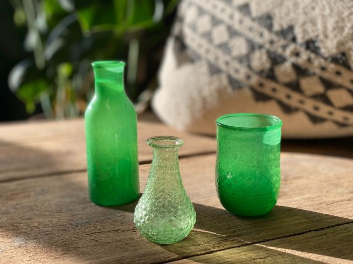 Vase In Opaline Glass Green van De Weldaad te koop bij LEEF mode en accessoires Meppel